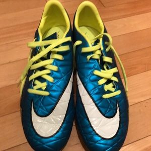 New Nike Hypervenom women’s athletic soccer shoes